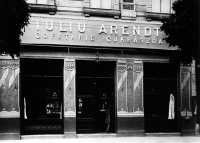 Cofetaria Iuliu Arendt din Timisoara, 1940. (Josefin, vizavi de teatrul de Papusi)